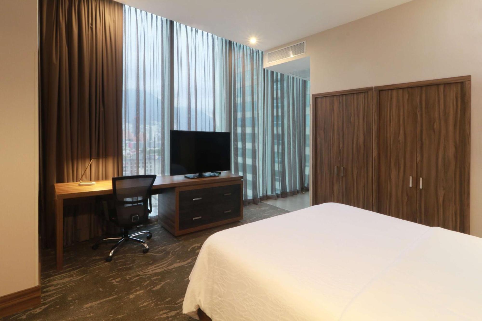Hilton Garden Inn Monterrey Obispado Exterior photo